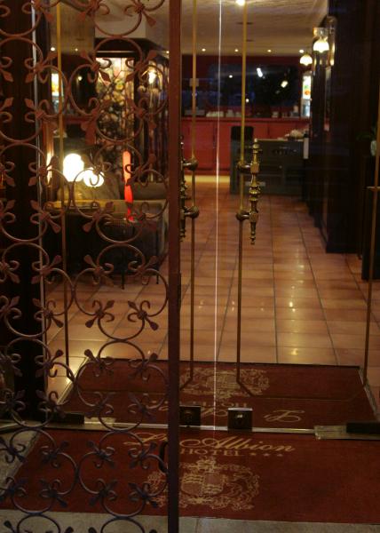 Hôtel Albion - Hotel